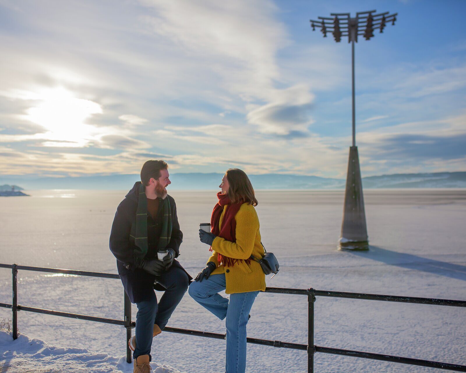 Par på Skibladnerbrygga i Hamar sentrum Foto: Visit Mjøsa